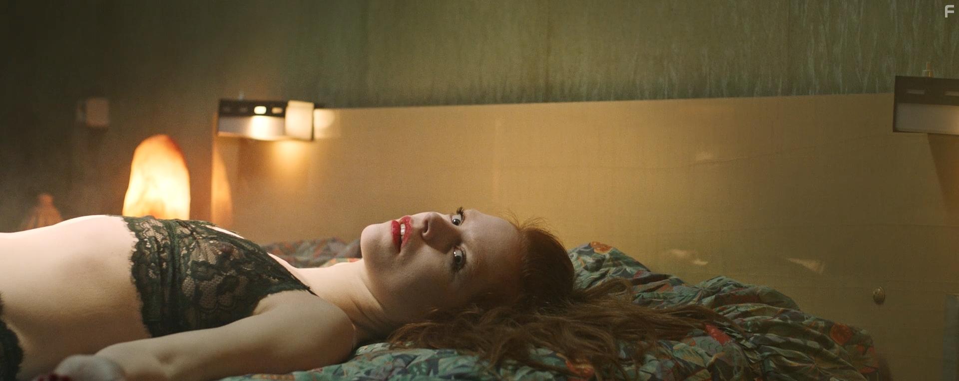 Anneke Sluiters in Hotel Poseidon (2021)