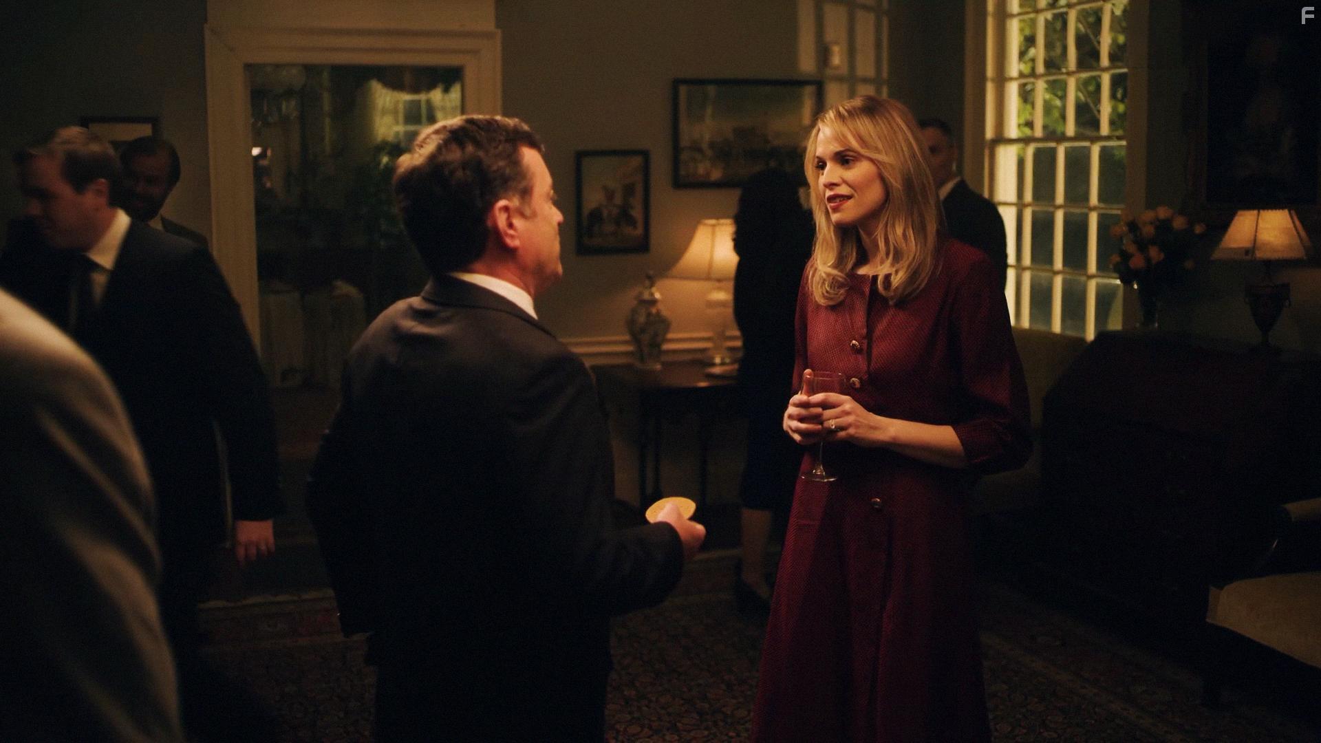 Rebecca Gomberg in The Food That Built America (2019)