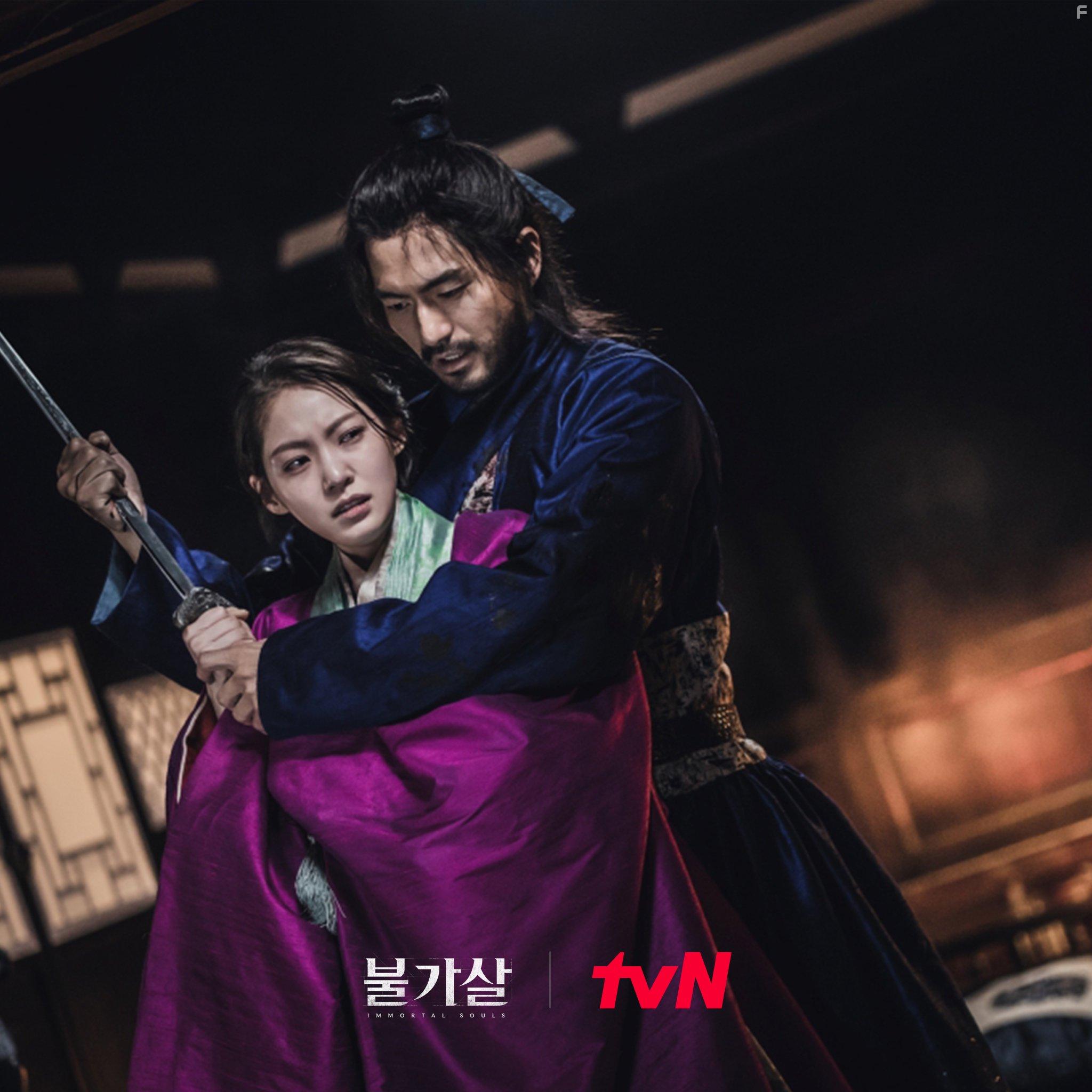 Lee Jin-Wook and Gong Seung-Yeon in Bulgasal (2021)