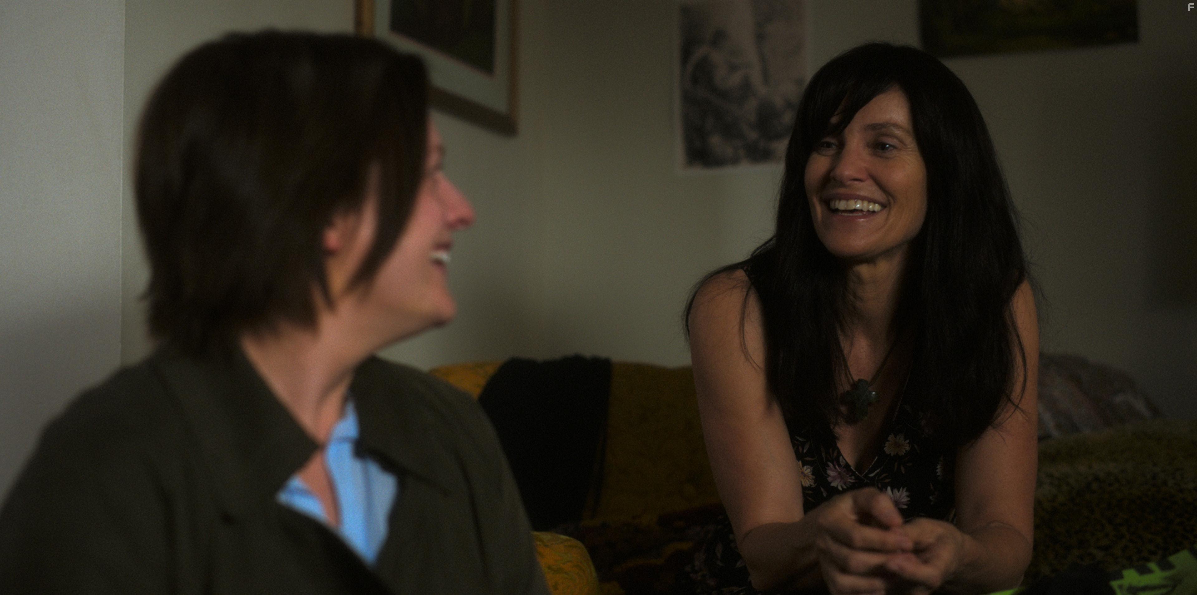 Amy Brenneman and Elisabeth Moss in Shining Girls: Episode #1.2 (2022)