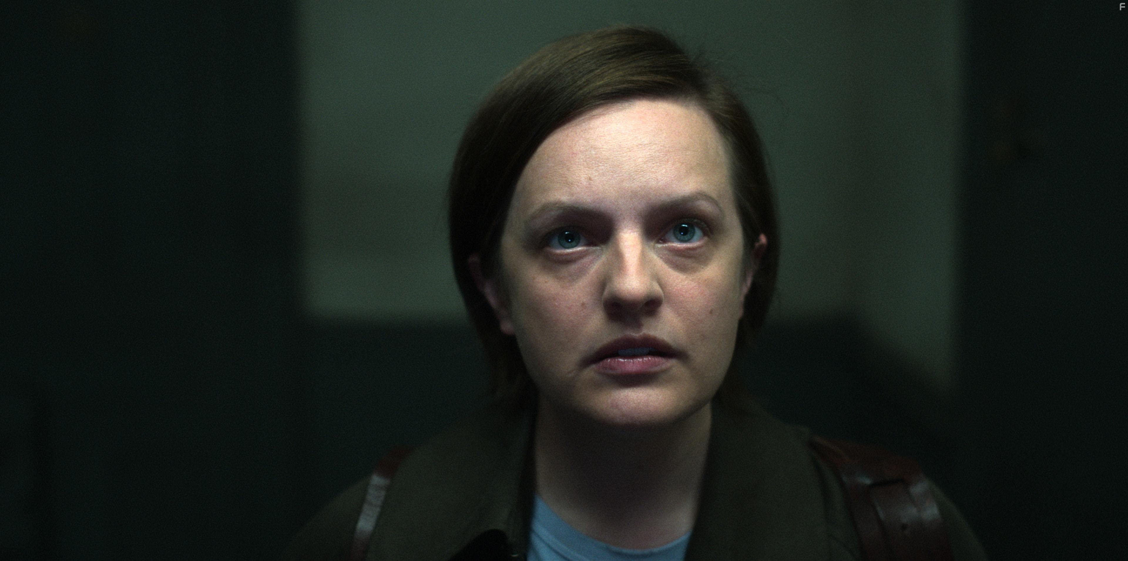 Elisabeth Moss in Shining Girls: Episode #1.1 (2022)