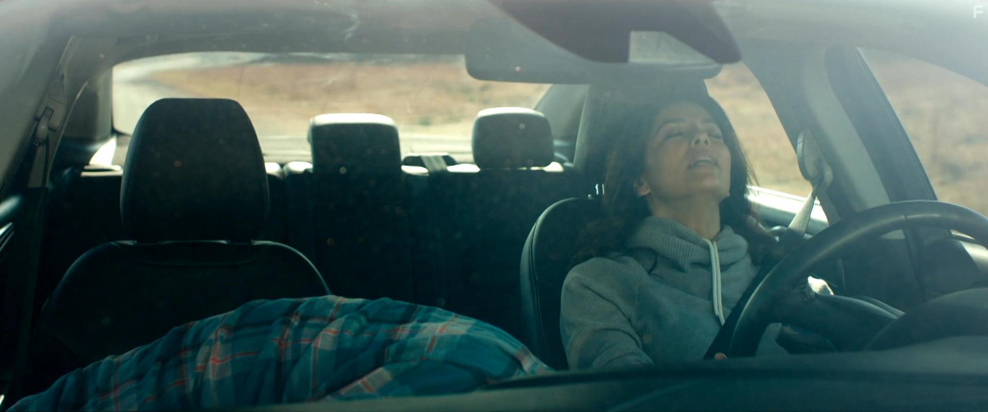 Eva Longoria and Matt Walsh in Unplugging (2022)