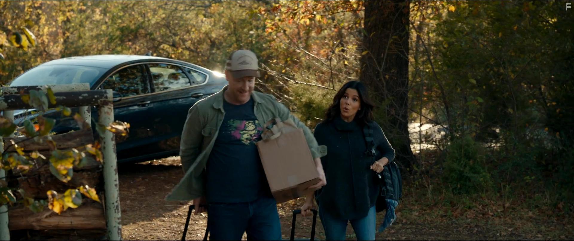 Eva Longoria and Matt Walsh in Unplugging (2022)