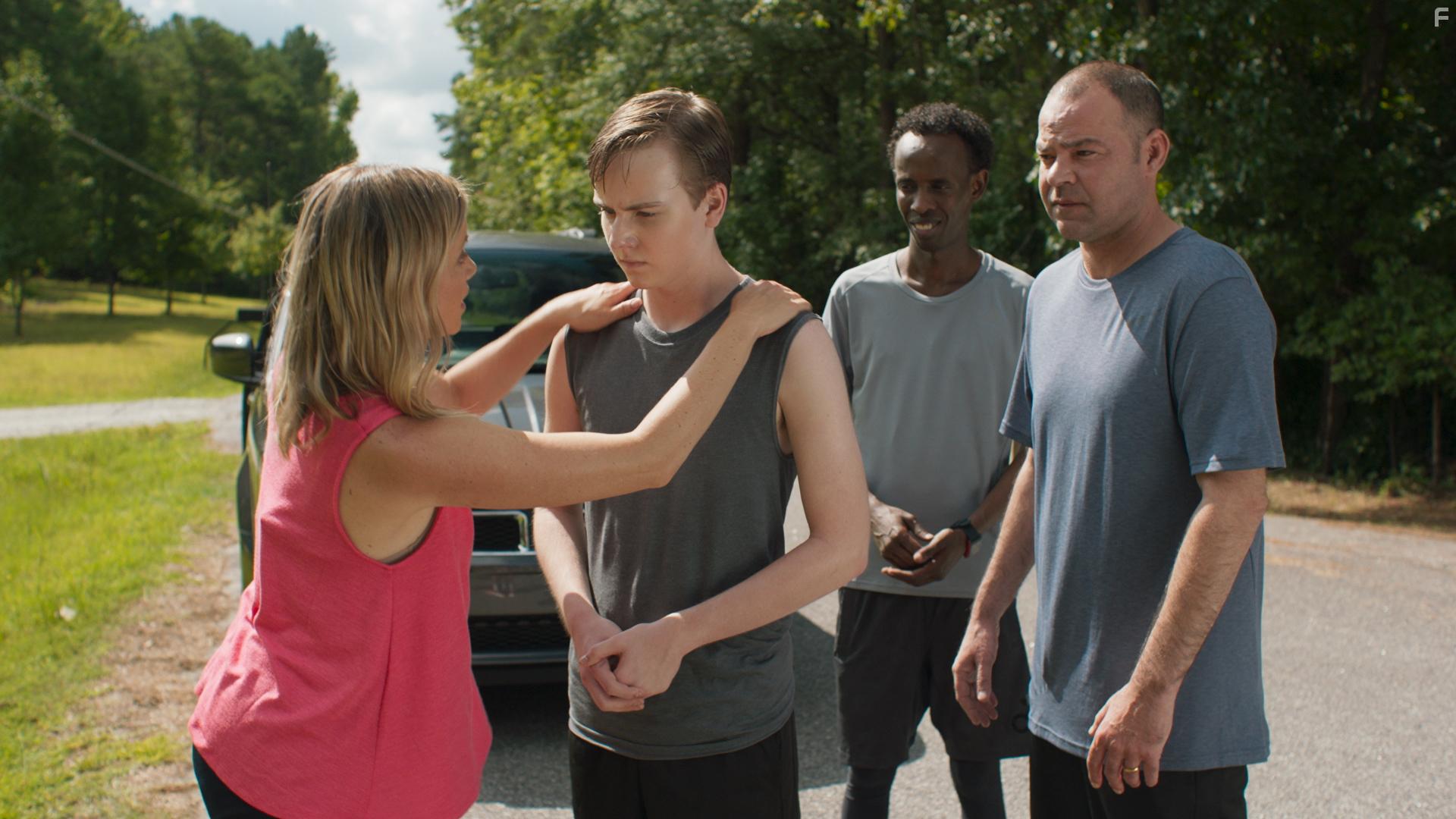 Amy Smart, Major Dodson, and Barkhad Abdi in Tyson's Run (2022)