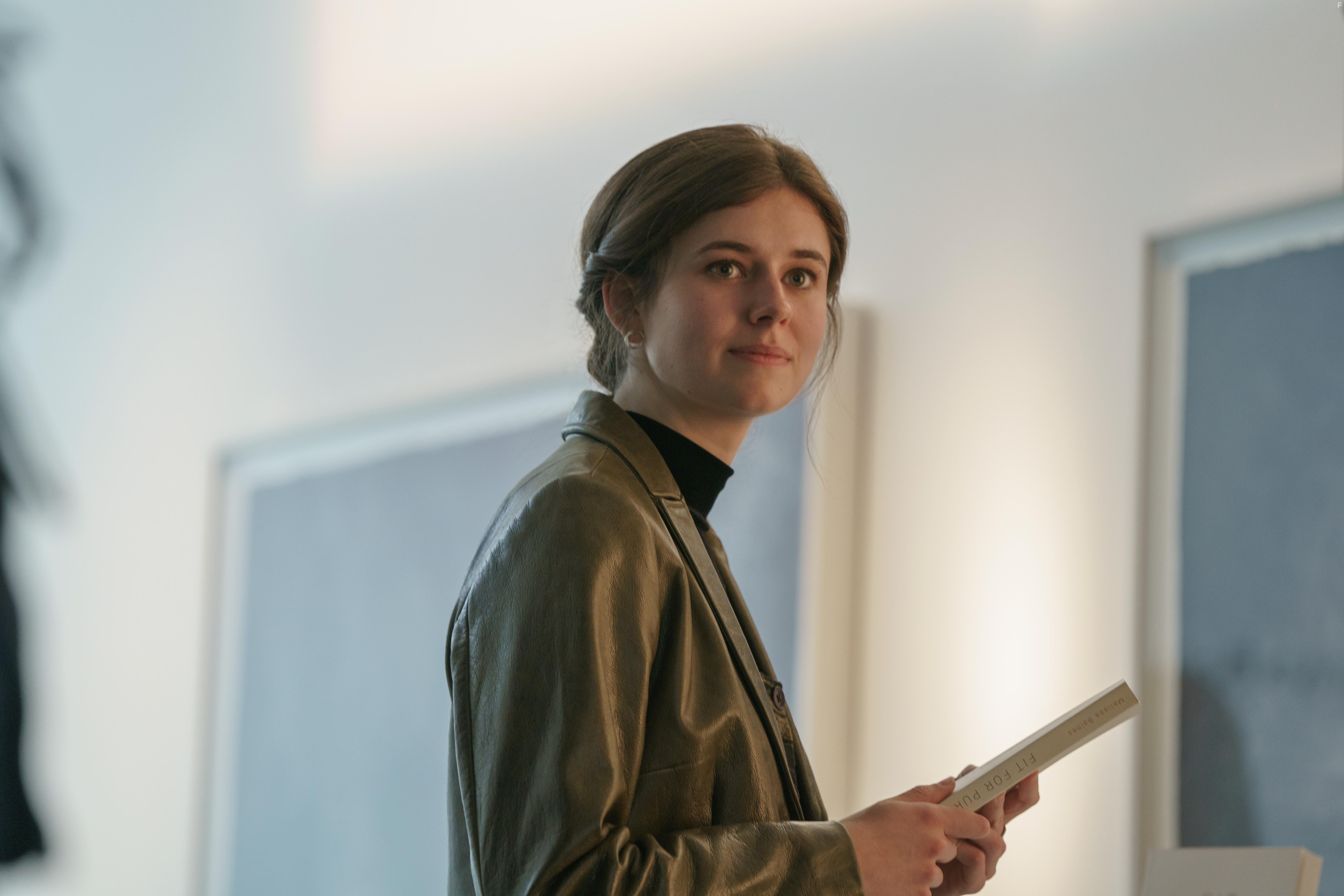 Alison Oliver in Conversations with Friends (2022)