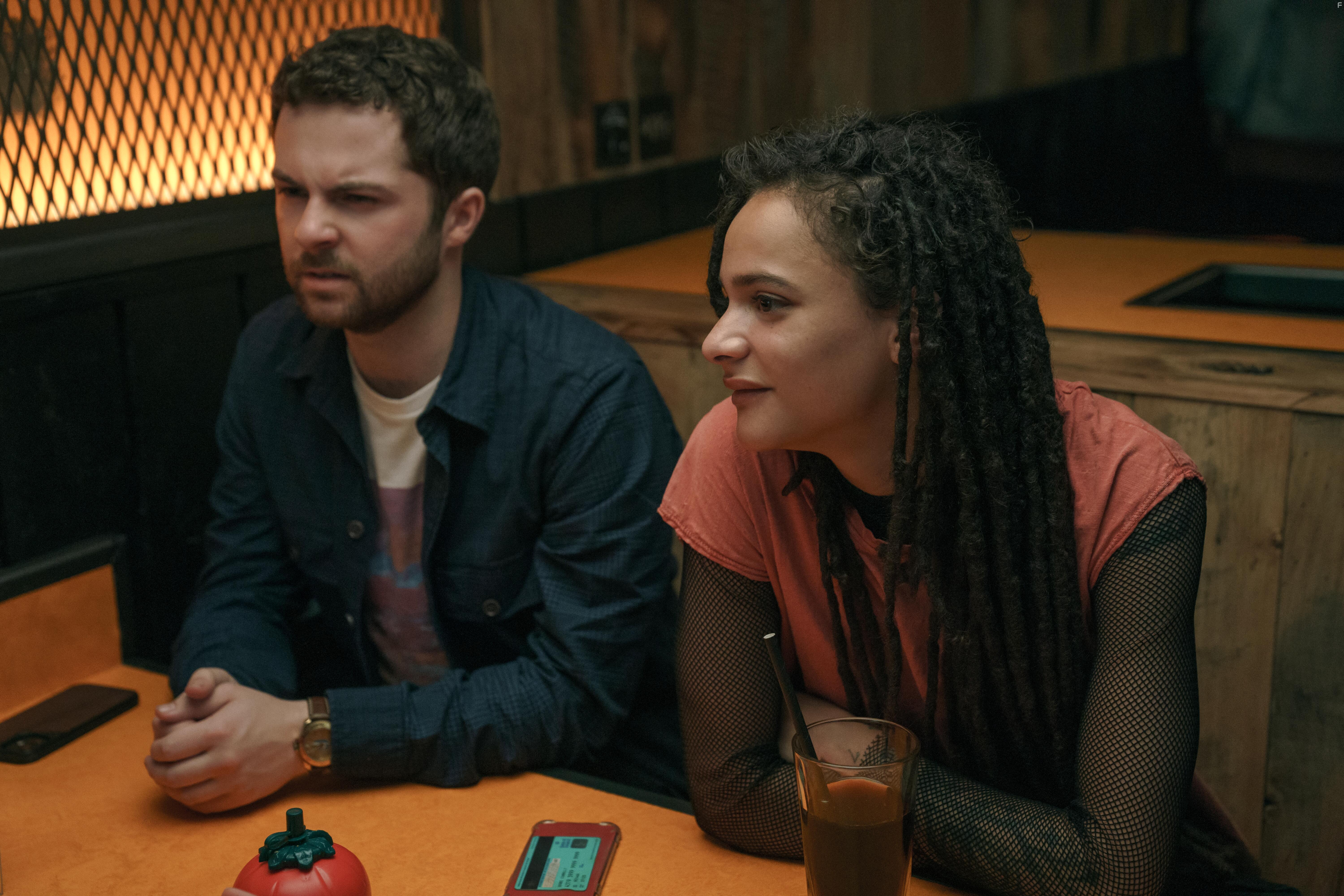 Alex Murphy and Sasha Lane in Conversations with Friends (2022)