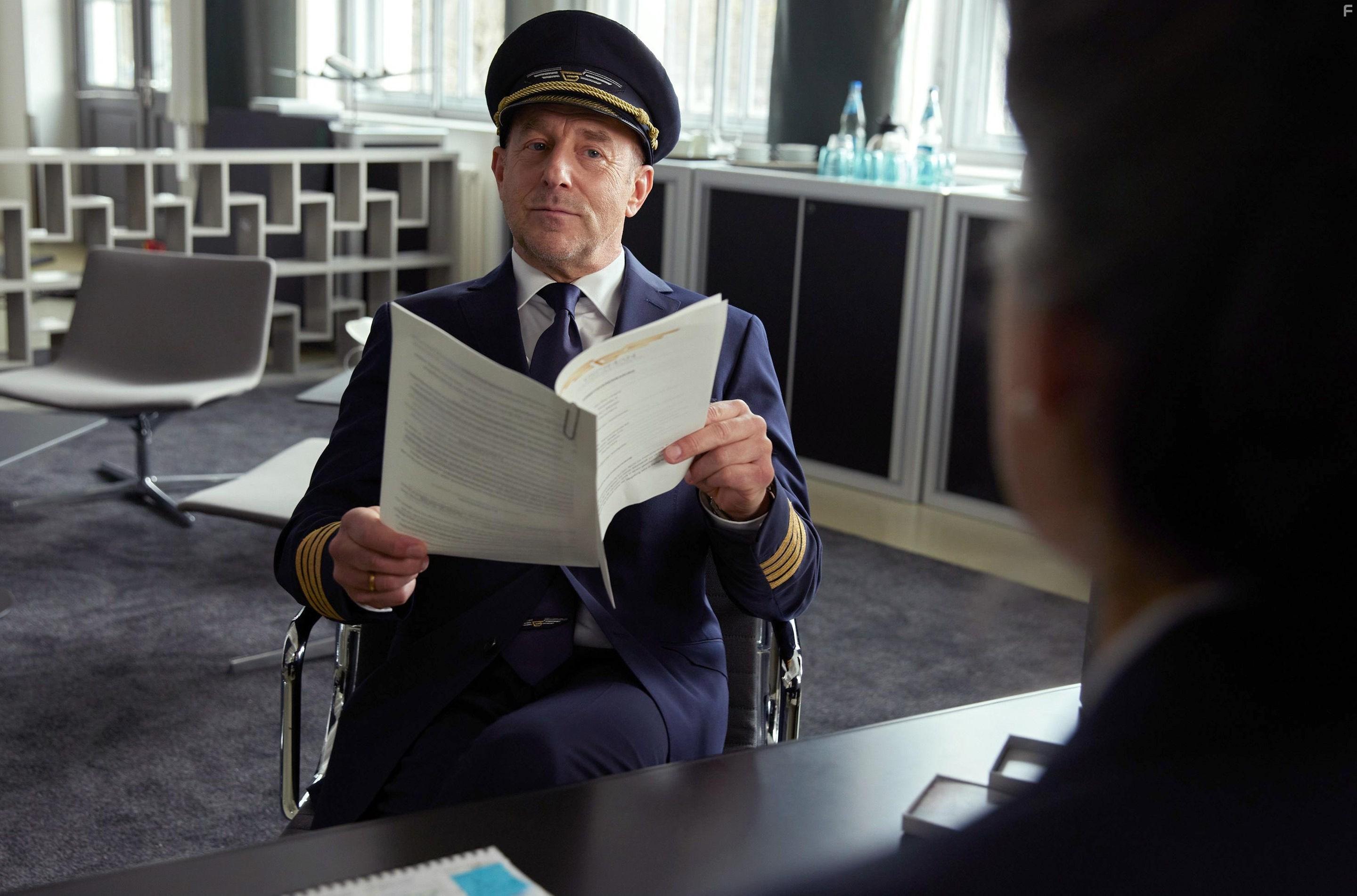 Heino Ferch in Nie zu spt (2022)