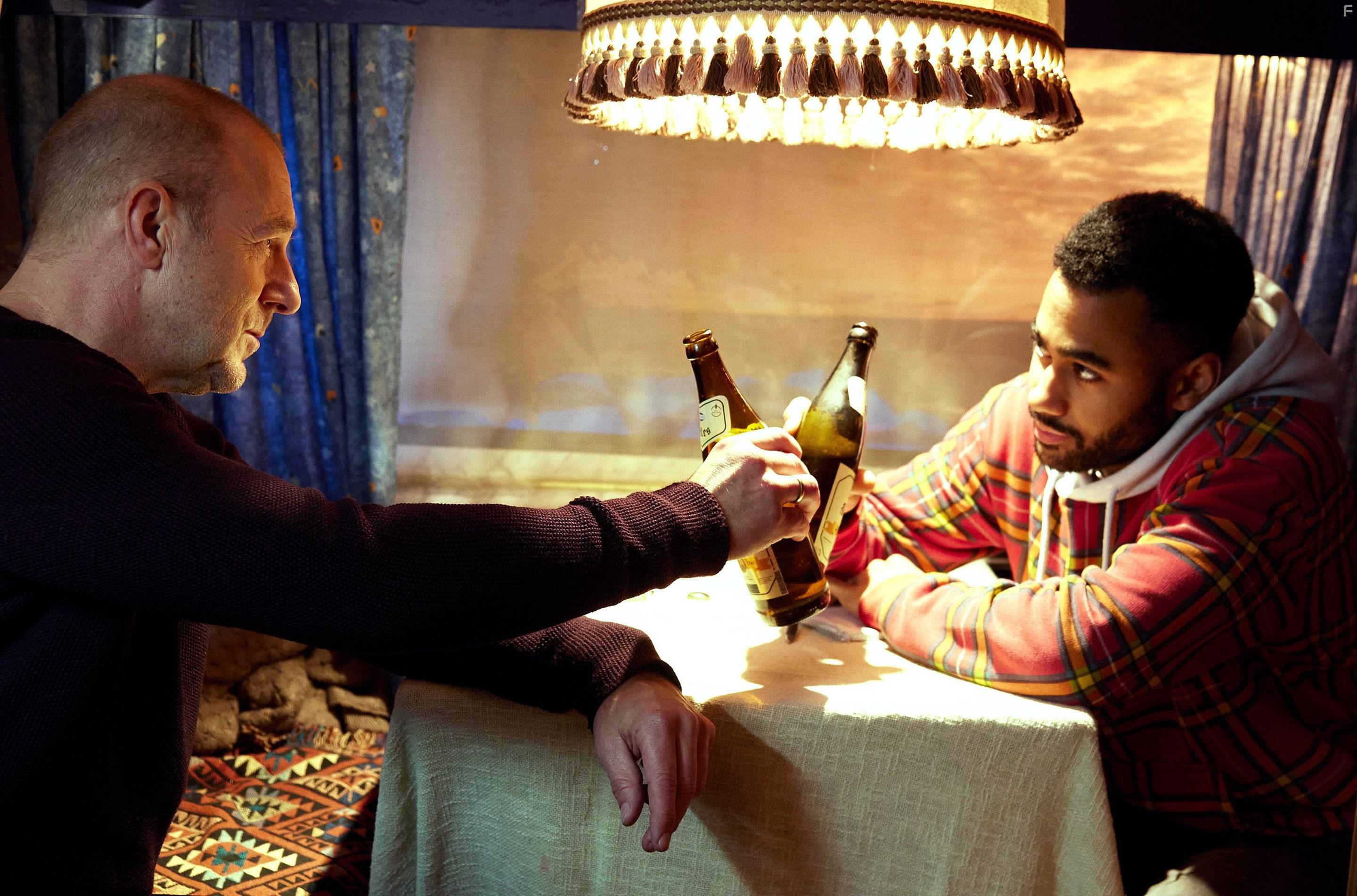 Heino Ferch and Pablo Grant in Nie zu spt (2022)