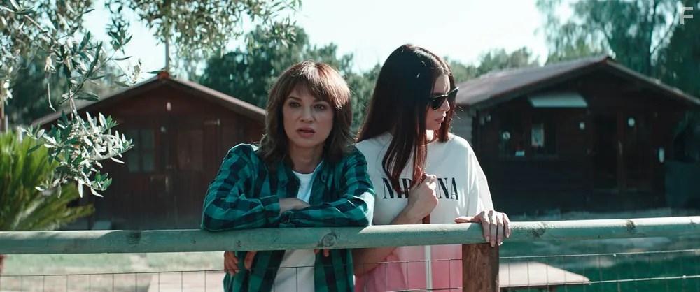 Asia Argento and Ilenia Pastorelli in Dark Glasses (2022)