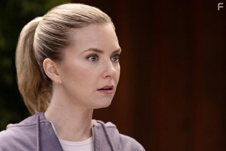 Cindy Busby in Warming Up to You (2022)