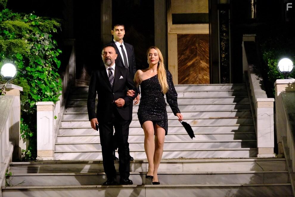 Ahu Sungur and Ertugrul Postoglu in Glmse Kaderine (2022)