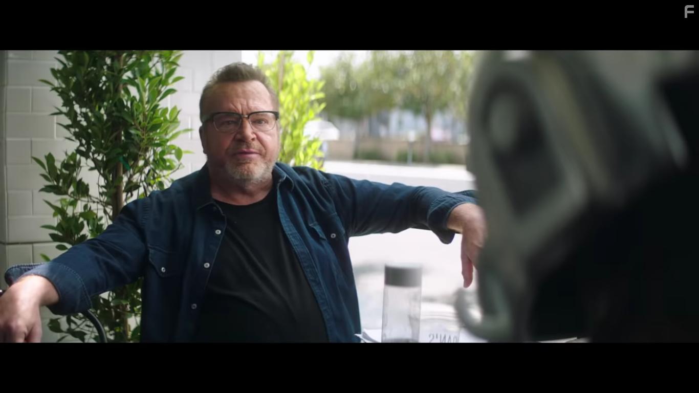 Tom Arnold in Good Mourning (2022)