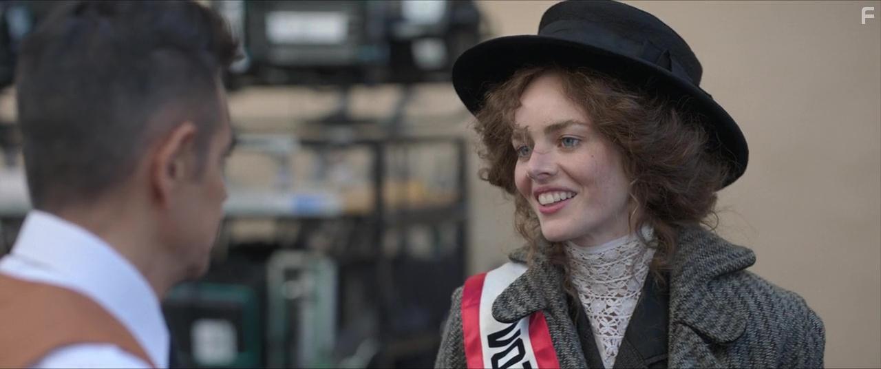 Eugenio Derbez and Samara Weaving in The Valet (2022)