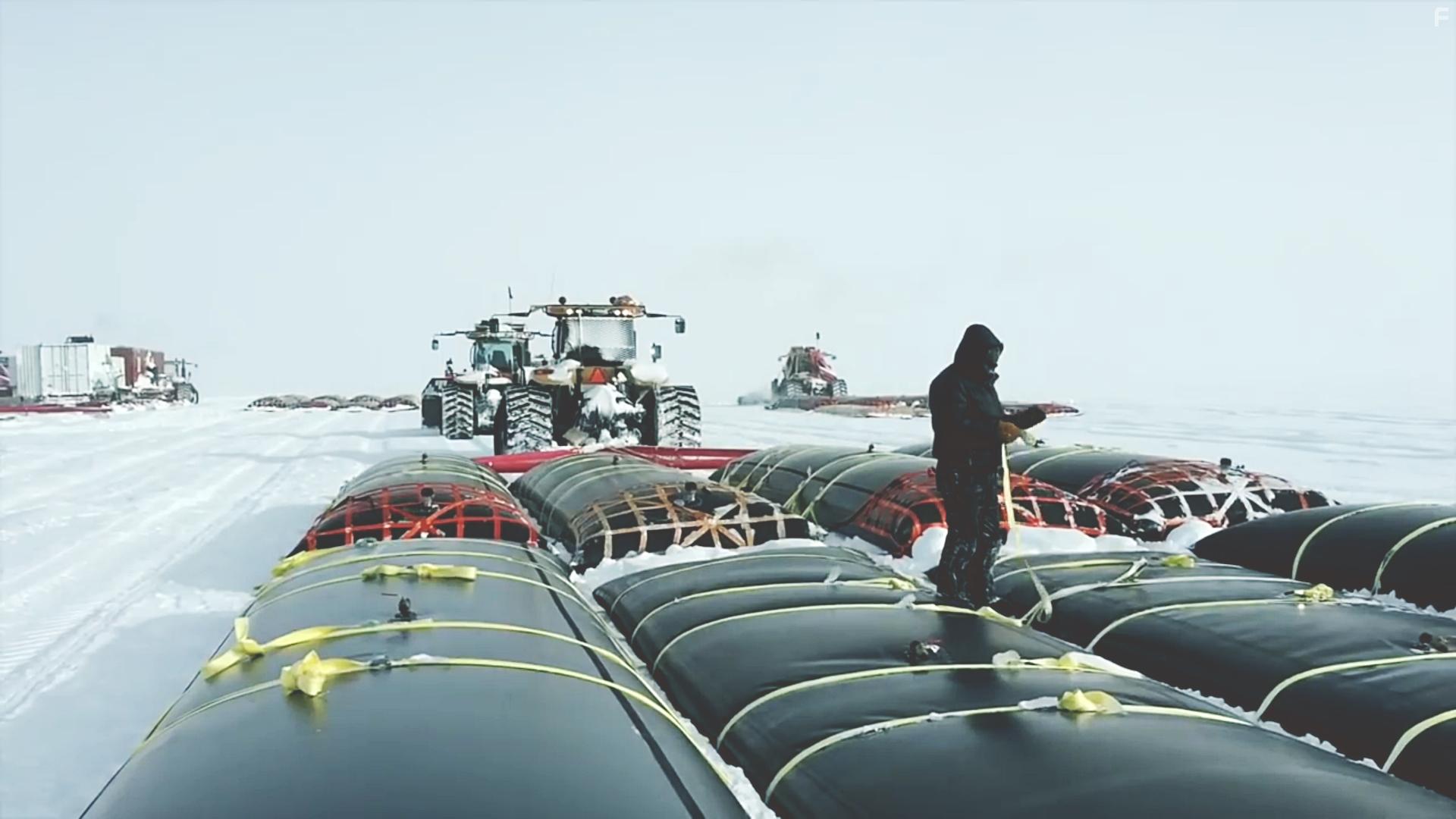 Thomas Gun in The Thing: O Regresso (2021)