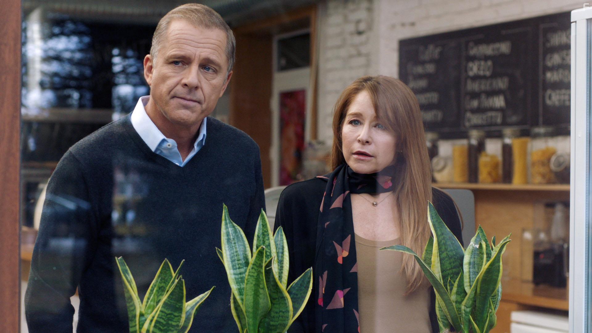 Maxwell Caulfield and Jamie Luner in Lost & Found in Rome (2021)