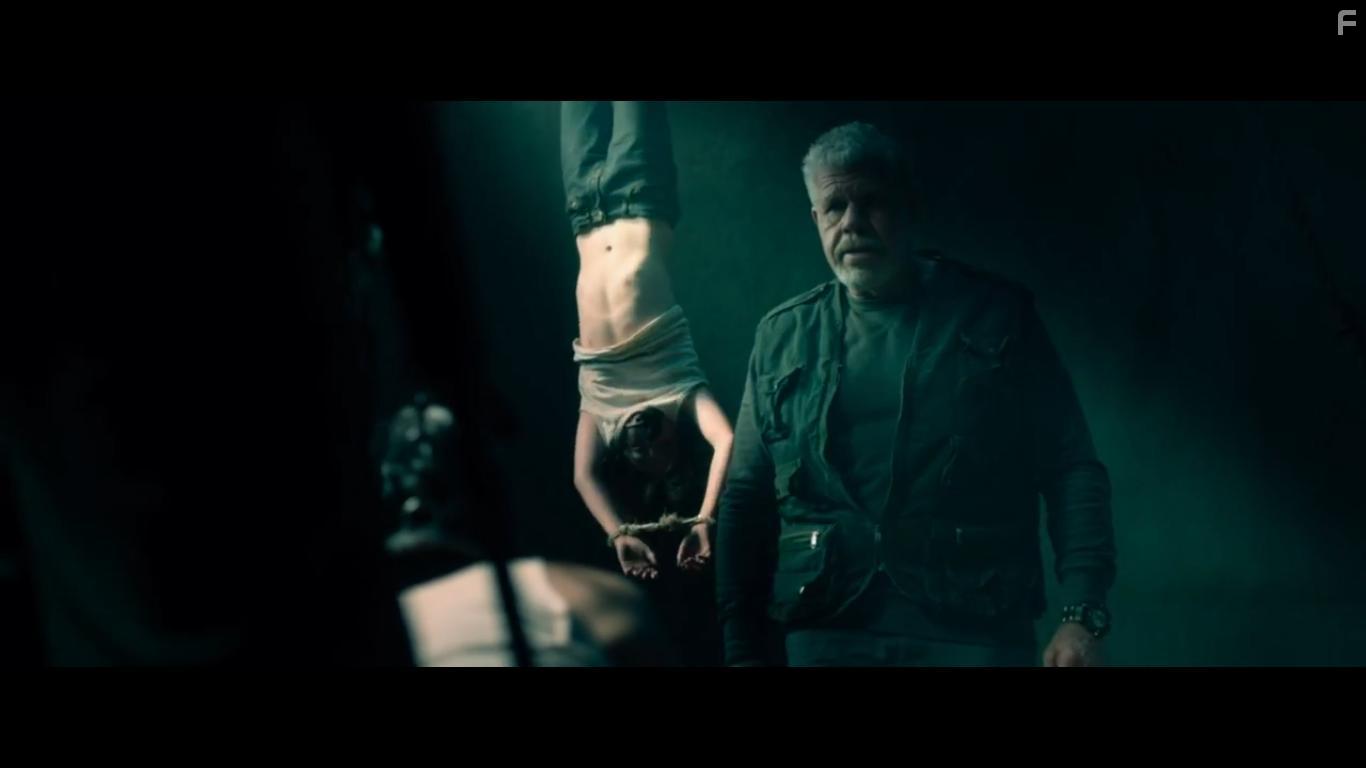 Святым тут не место