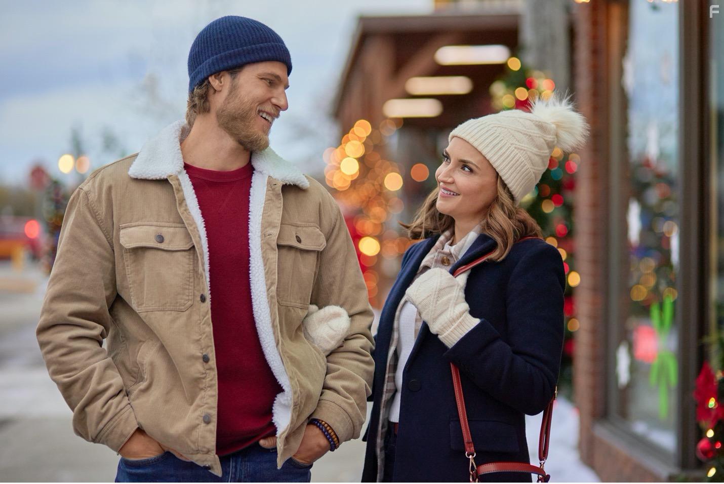 Rachael Leigh Cook and Travis Van Winkle in 'Tis the Season to be Merry (2021)