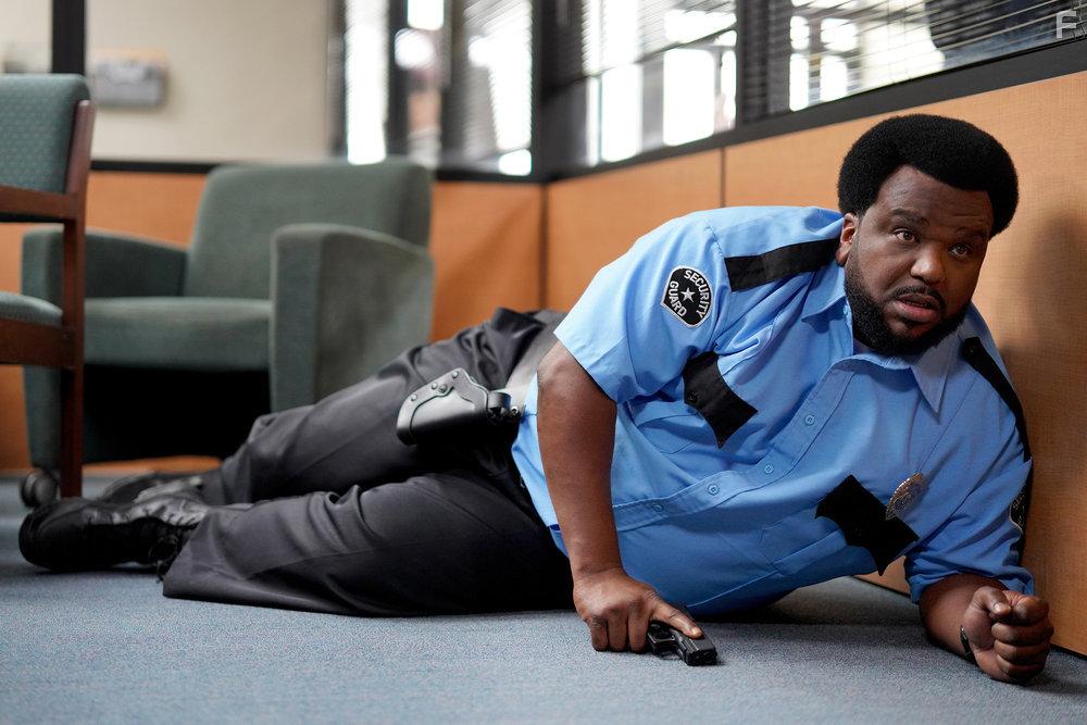 Craig Robinson in Killing It (2022)