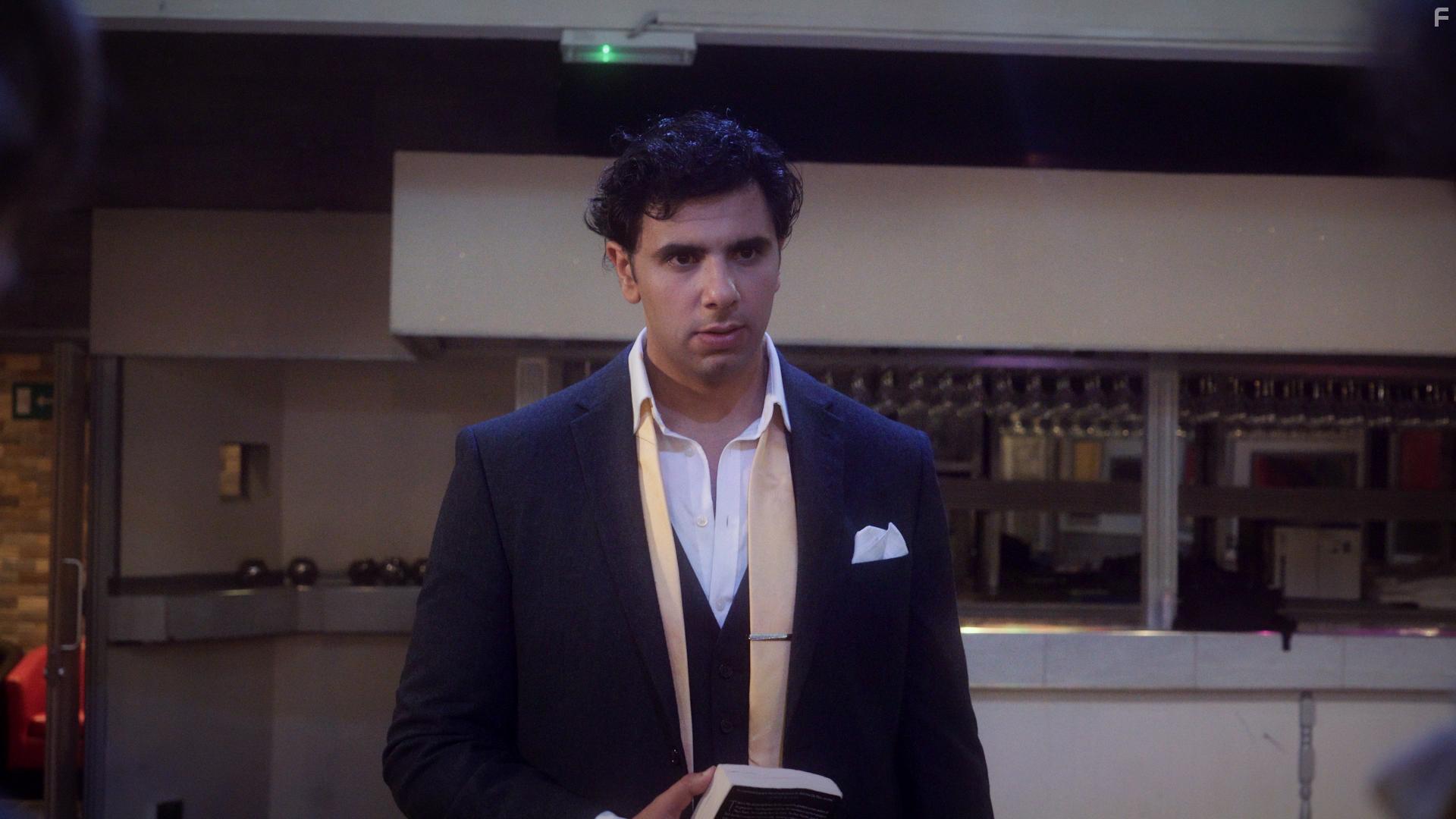 Nisaro Karim in Bluff (2022)