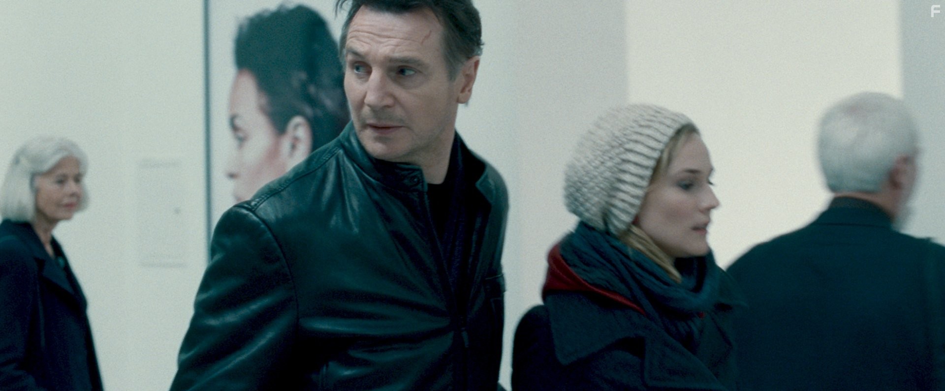 Liam Neeson and Diane Kruger in Неизвестный (2011)
