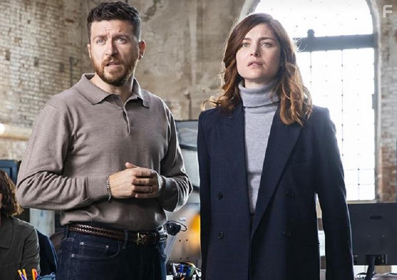 Vittoria Puccini and Alessandro Roja in Non mi lasciare (2022)