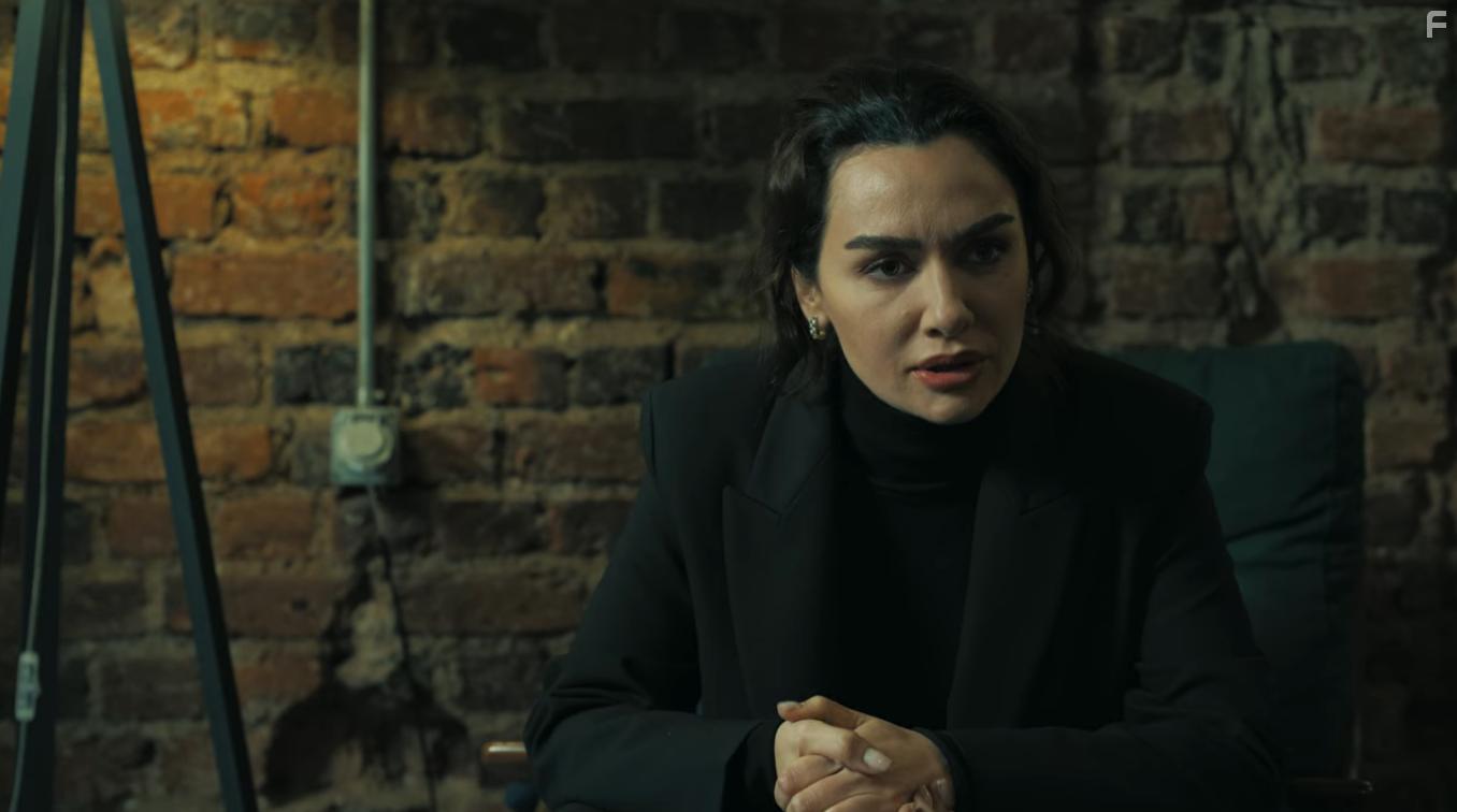 Birce Akalay in Mezarlik (2022)