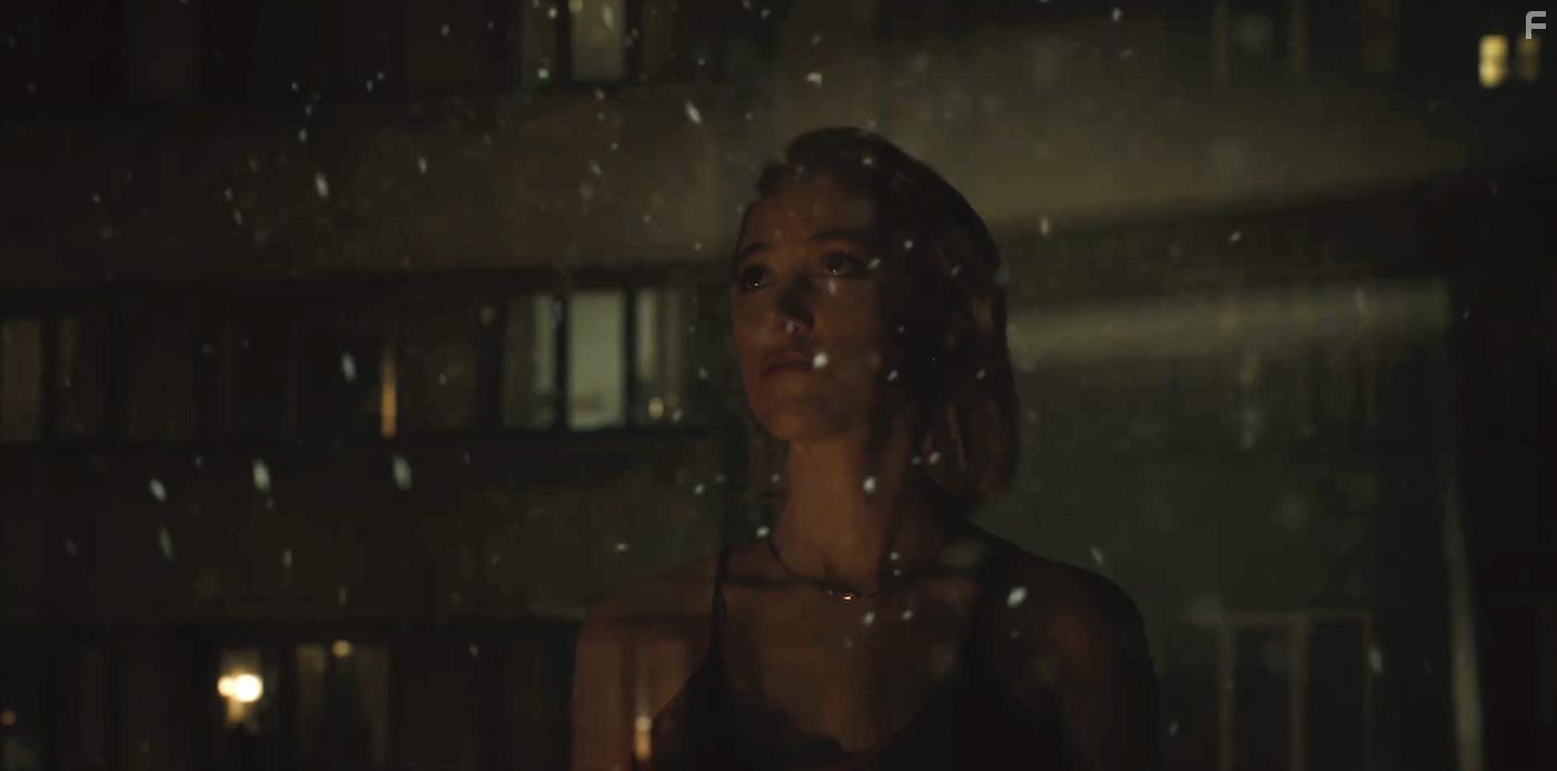 Maika Monroe in Watcher (2022)