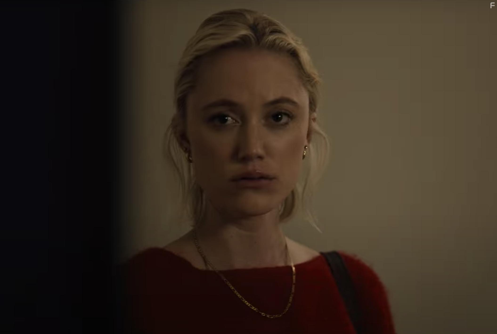 Maika Monroe in Watcher (2022)