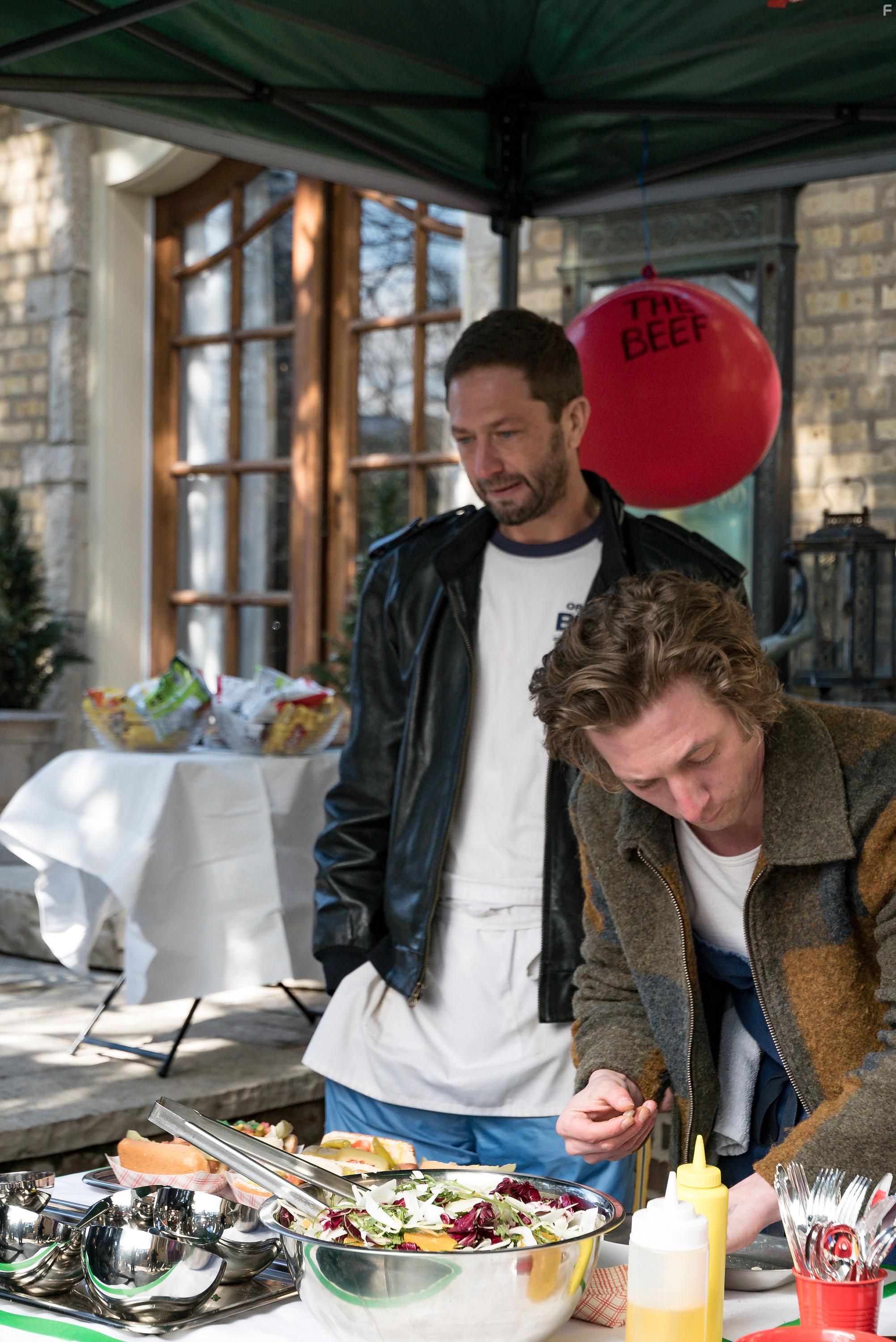 Ebon Moss-Bachrach in The Bear (2022)