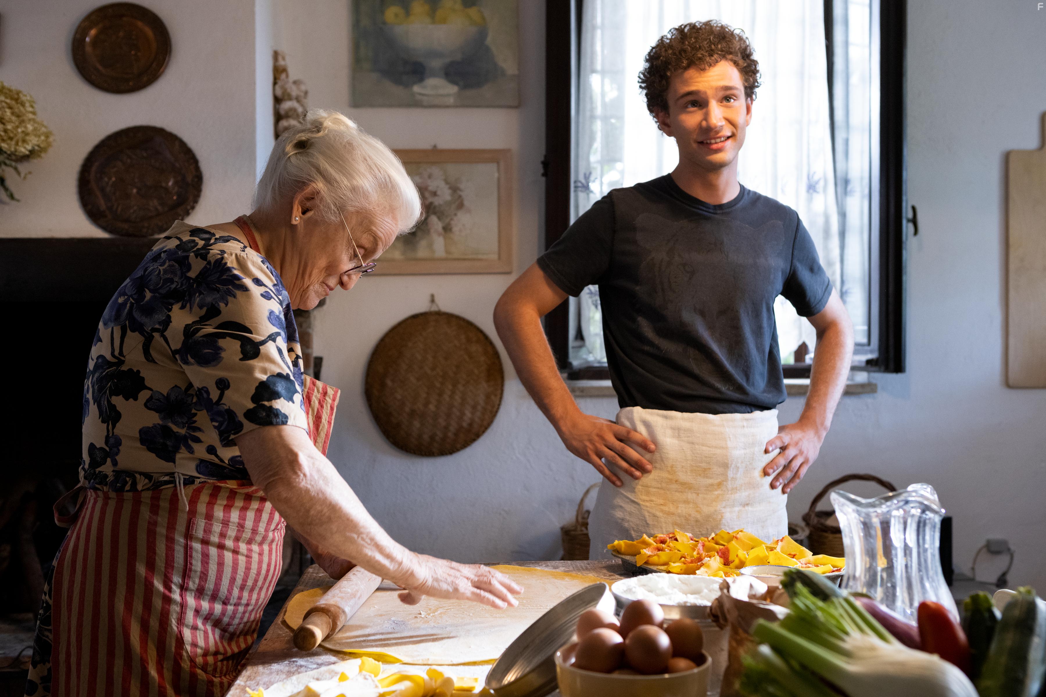 Giusi Merli, Tobia De Angelis, and Maila Iacovelli in Love & Gelato (2022)