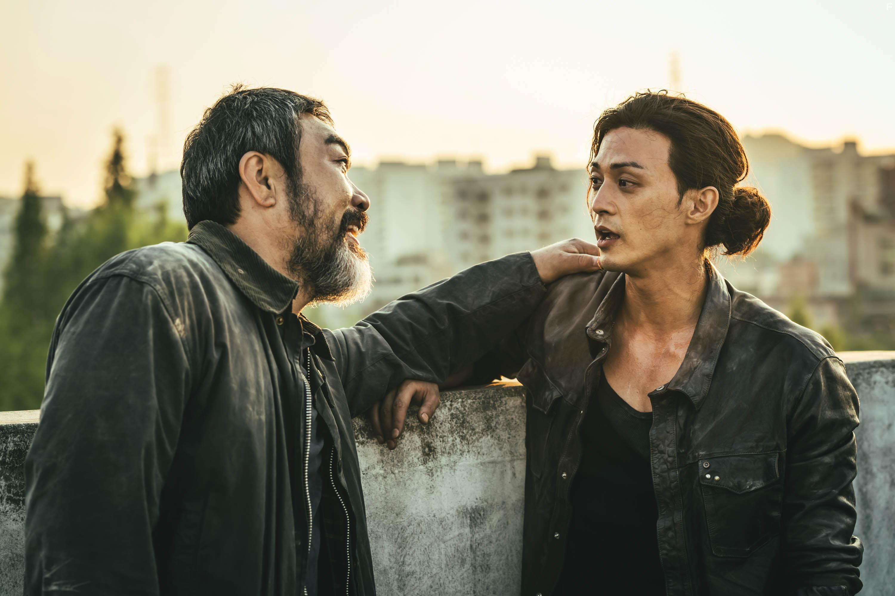 Lee Won-Jong, Moscow, and Ji Hun Kim in La casa de papel: Korea (2022)