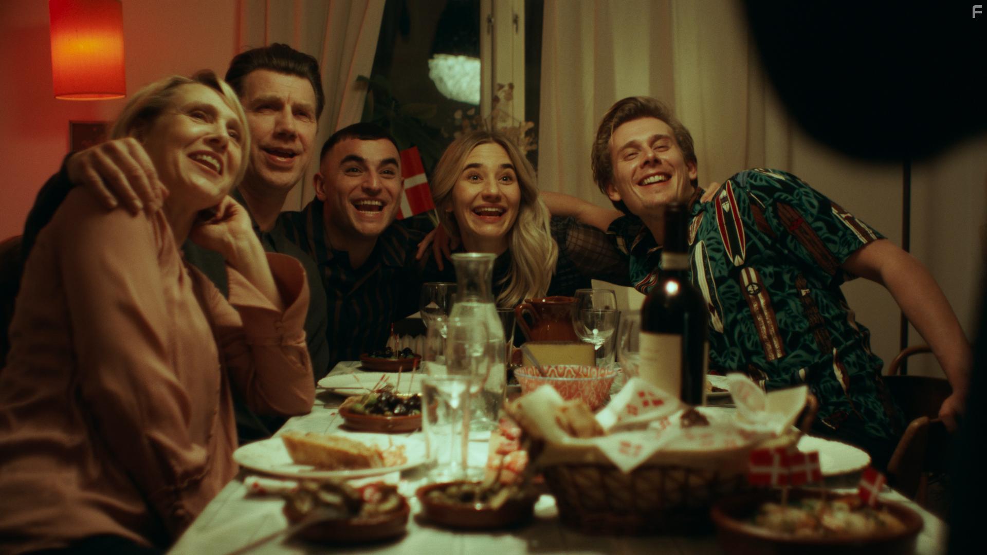 Charlotte Fich, Jesper Lohmann, Maria Cordsen, Besir Zeciri, and Mathias Bgelund in Fredls (2021)