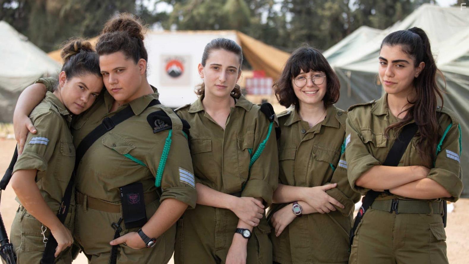 Noa Astanjelove, Alona Sa'ar, Alma Keni, Carmel Bin, and Maya Landsman in HaMefakedet (2021)