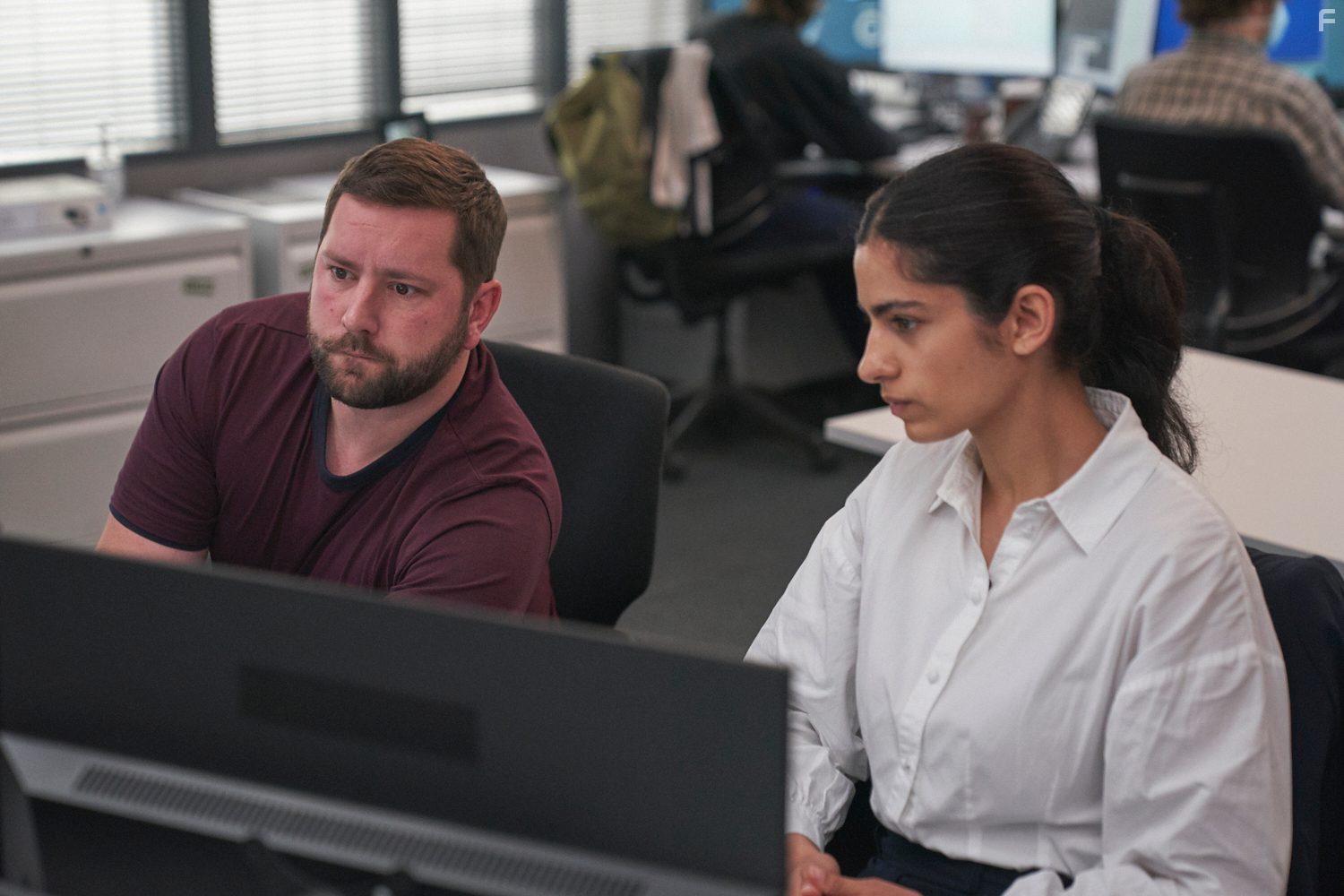 Hannah Khalique-Brown and Joss Porter in The Undeclared War (2022)