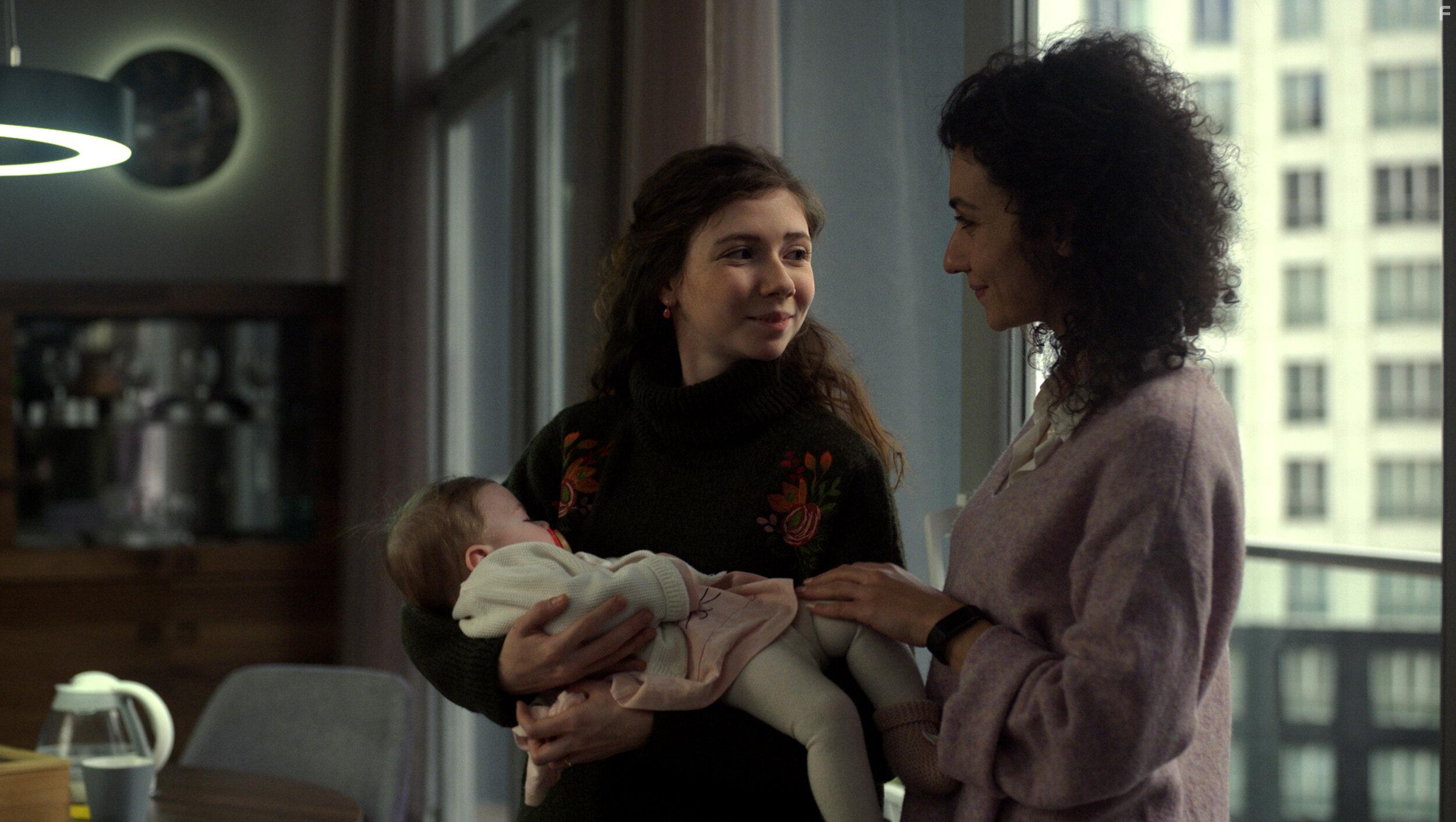 Almina Kavci, Ece Yksel, and Kubra Kip in Baglilik Asli (2019)
