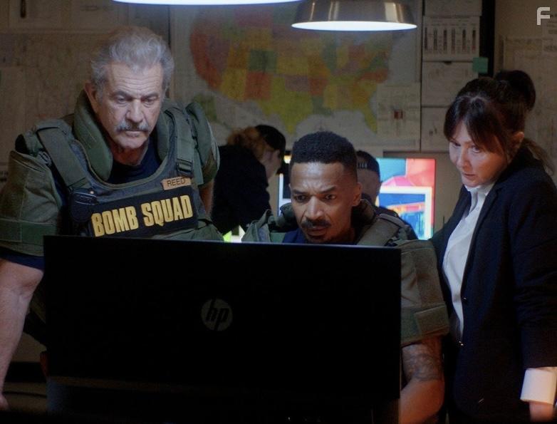 Mel Gibson, Shannen Doherty, and Eddie Steeples in Hot Seat (2022)