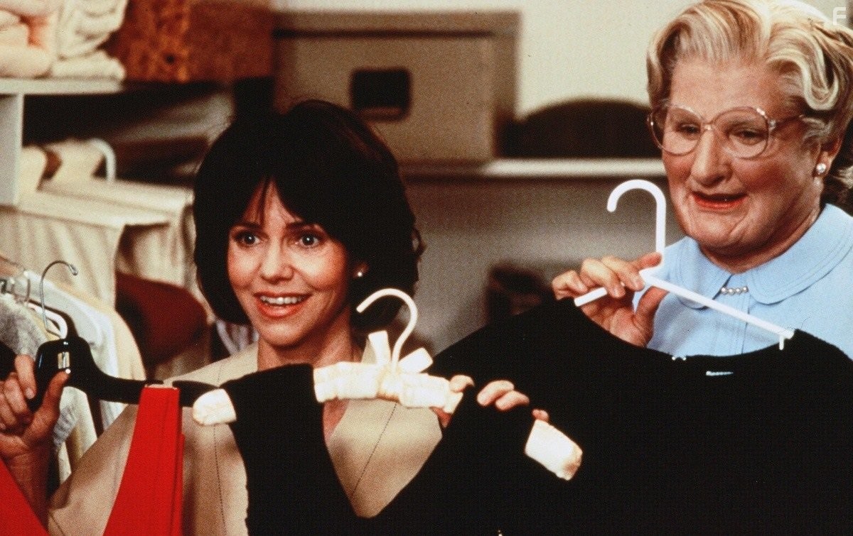 Robin Williams and Sally Field in Миссис Даутфайр (1993)