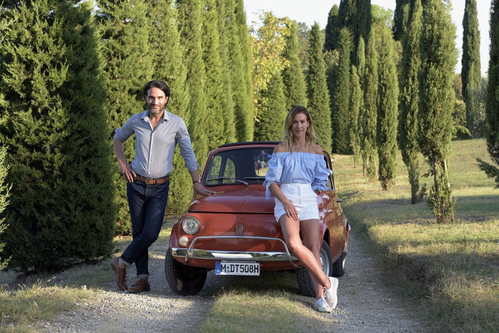 Wolke Hegenbarth and Kerem Can in Ein Sommer in der Toskana (2019)