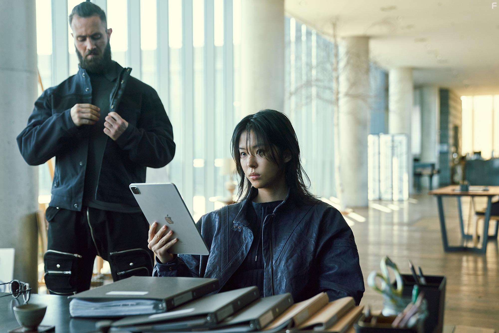 Eun-Su Seo in The Witch: Part 2 (2022)