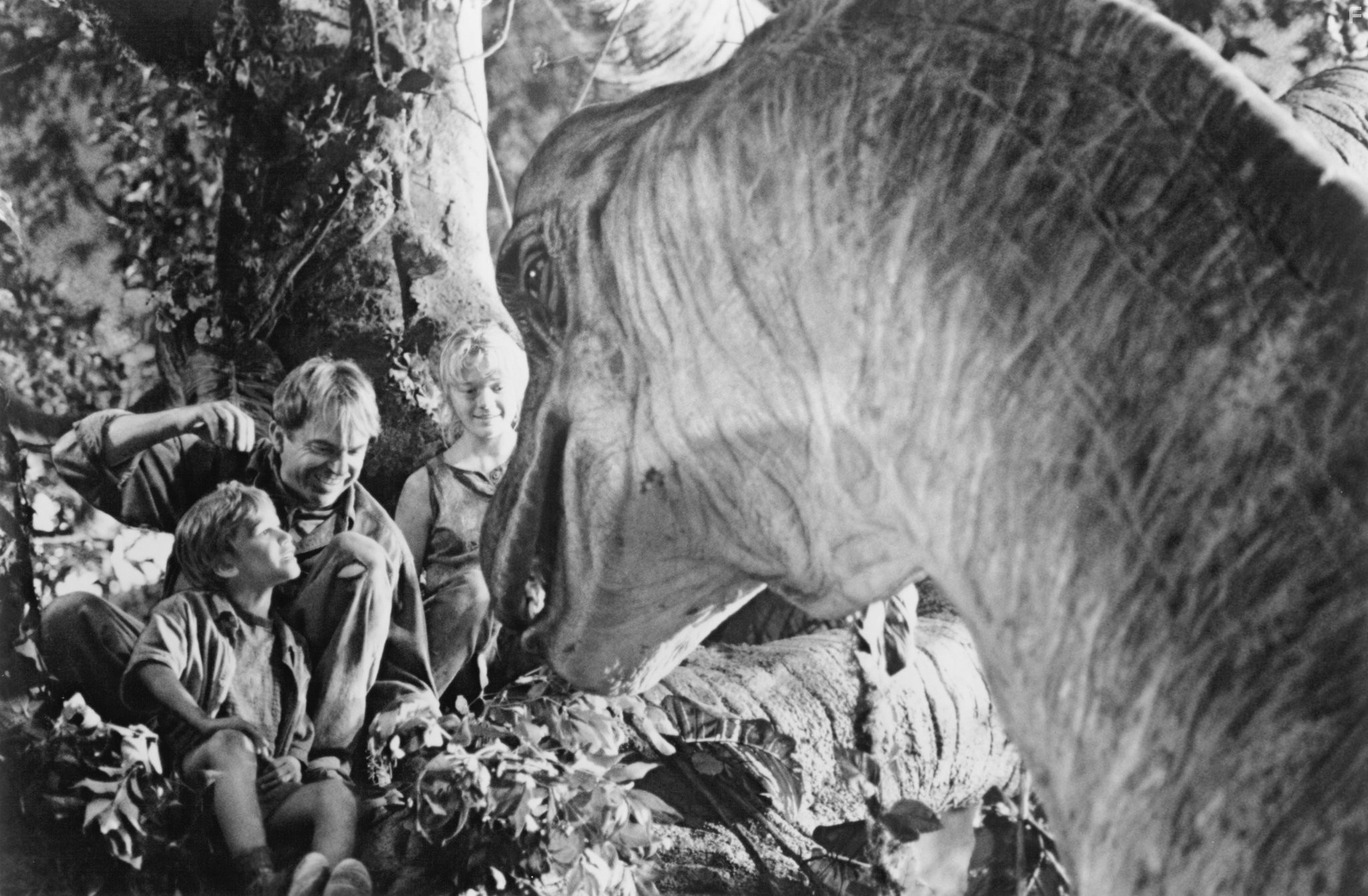 Sam Neill, Ariana Richards, and Joseph Mazzello in Парк юрского периода (1993)