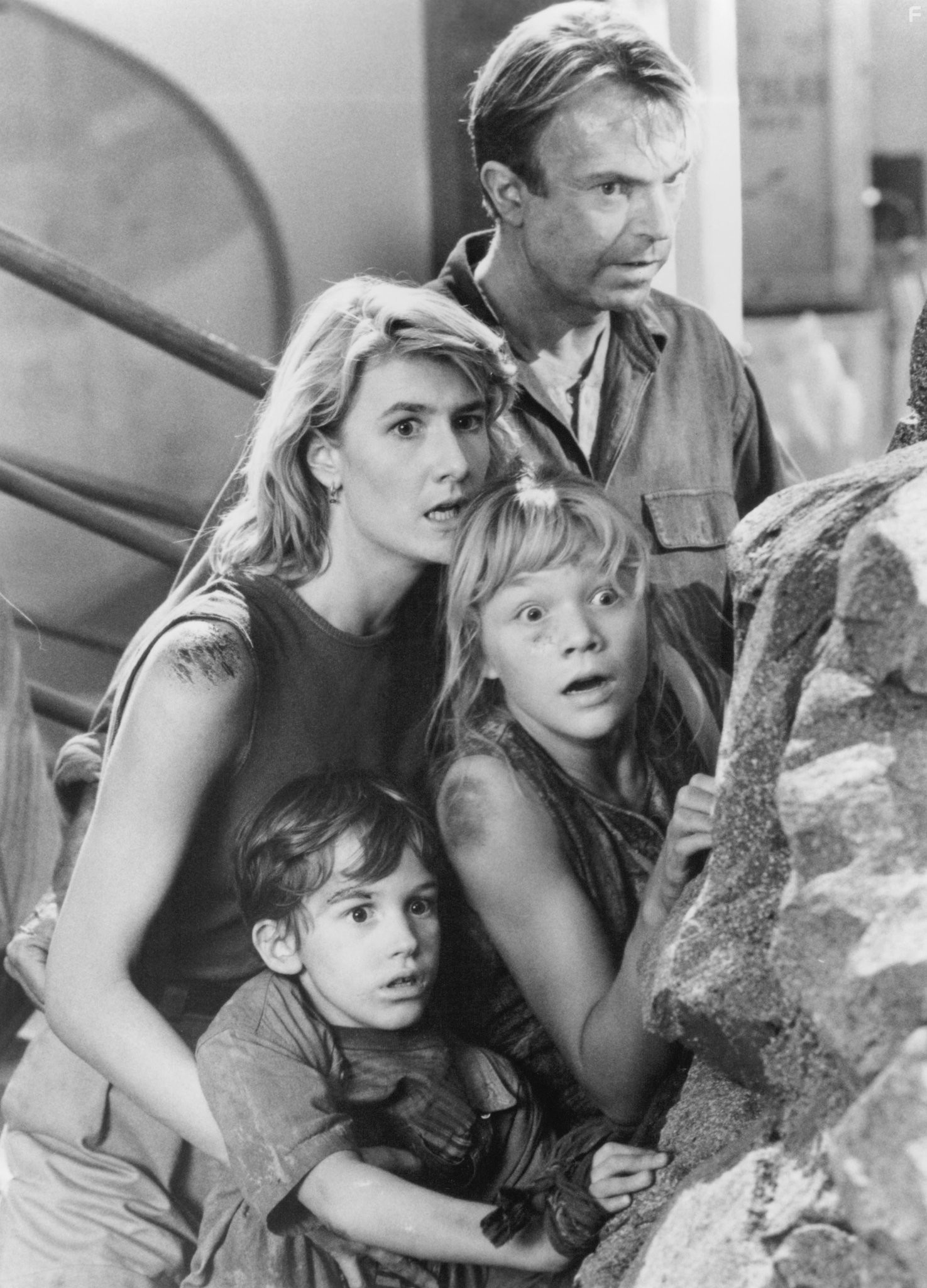 Laura Dern, Sam Neill, Ariana Richards, and Joseph Mazzello in Парк юрского периода (1993)