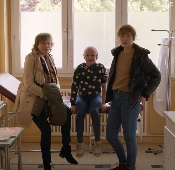 Francine Lorin-Blazquez, Blandine Bellavoir, and Romane Libert in Les bois maudits (2021)