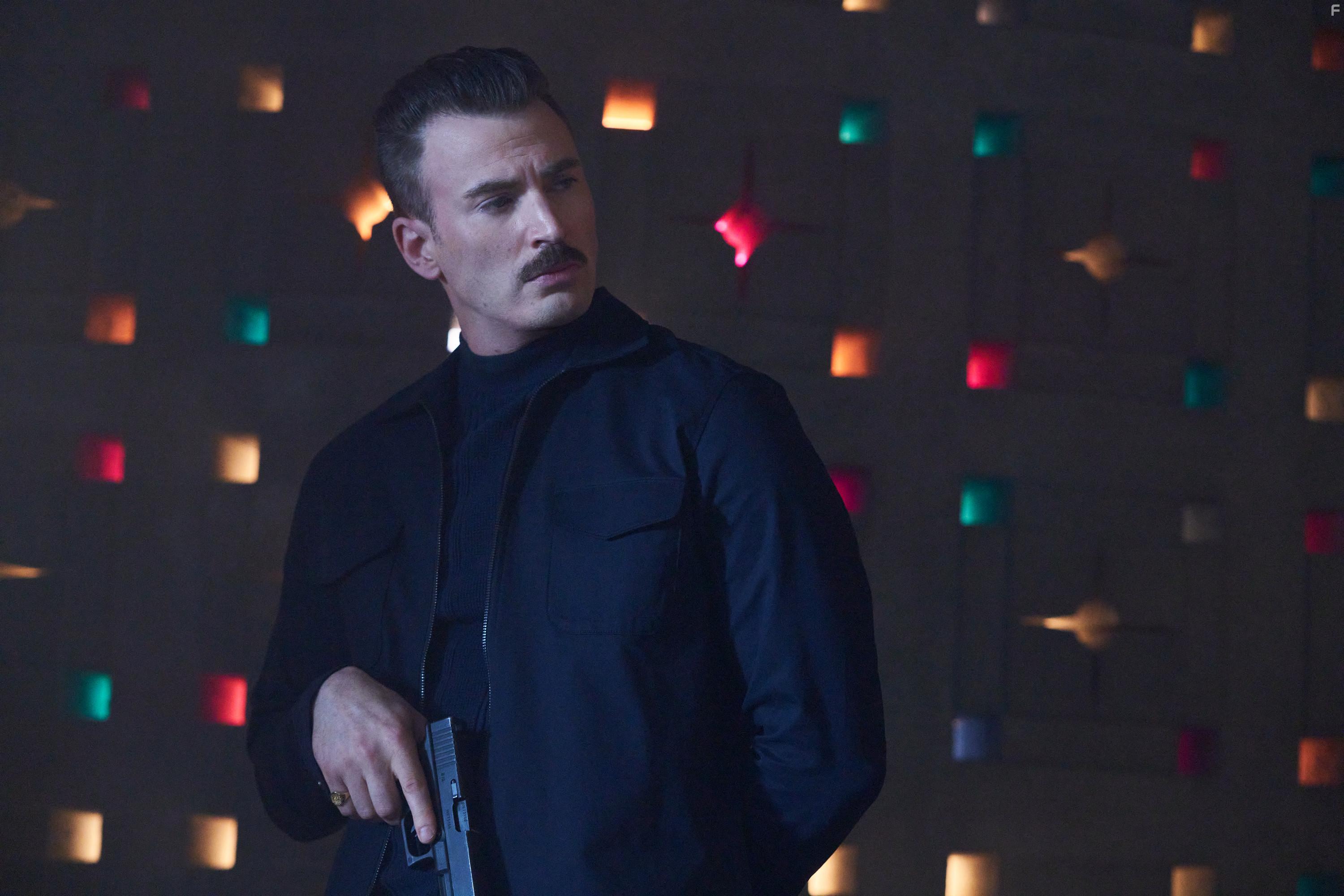 Chris Evans in The Gray Man (2022)