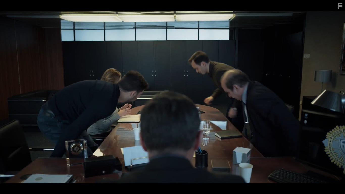 Drzavni sluzbenik (2019)