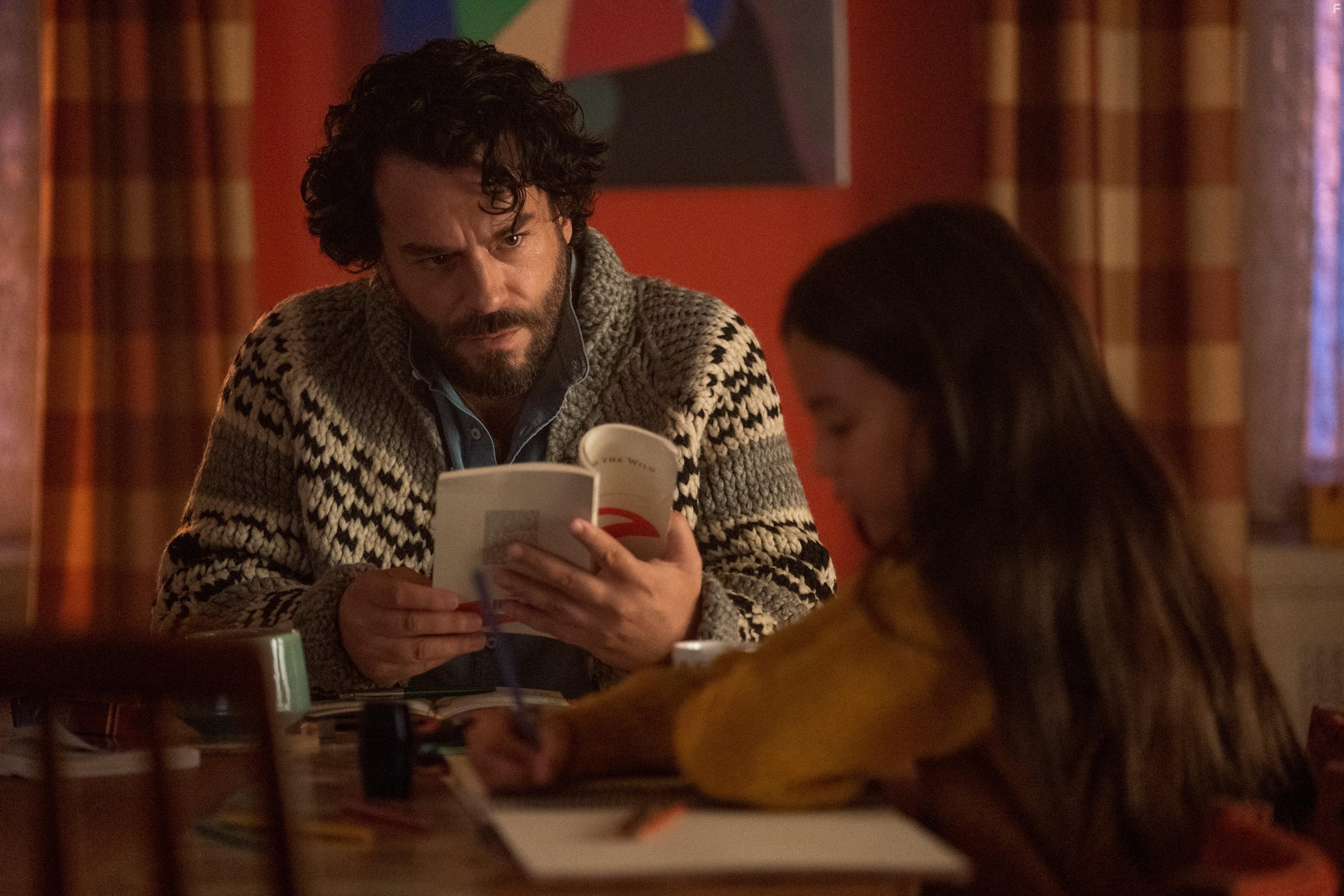 Joselyn Picard and Juan Pablo Espinosa in Keep Breathing (2022)