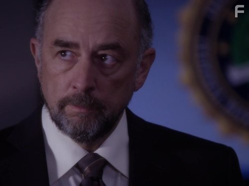 Richard Schiff in Мыслить как преступник: Поведение подозреваемого (2011)