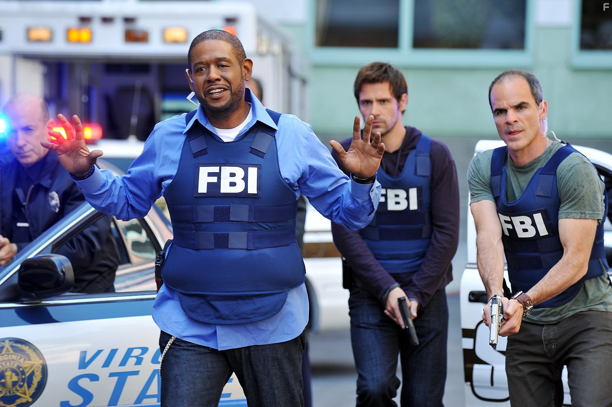 Forest Whitaker, Michael Kelly, and Matt Ryan in Мыслить как преступник: Поведение подозреваемого (2011)