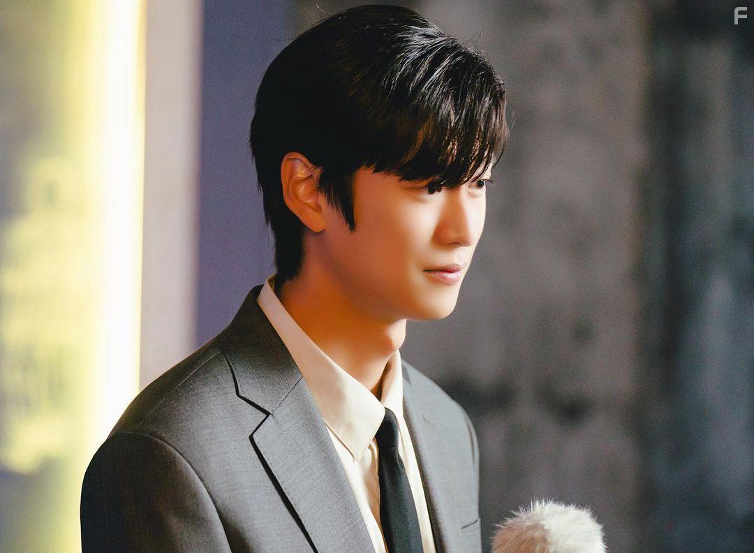 Na In-Woo in Jinxed at First (2022)