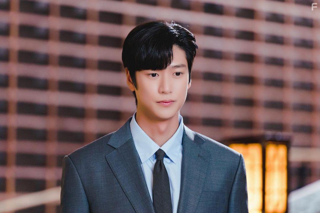 Na In-Woo in Jinxed at First (2022)