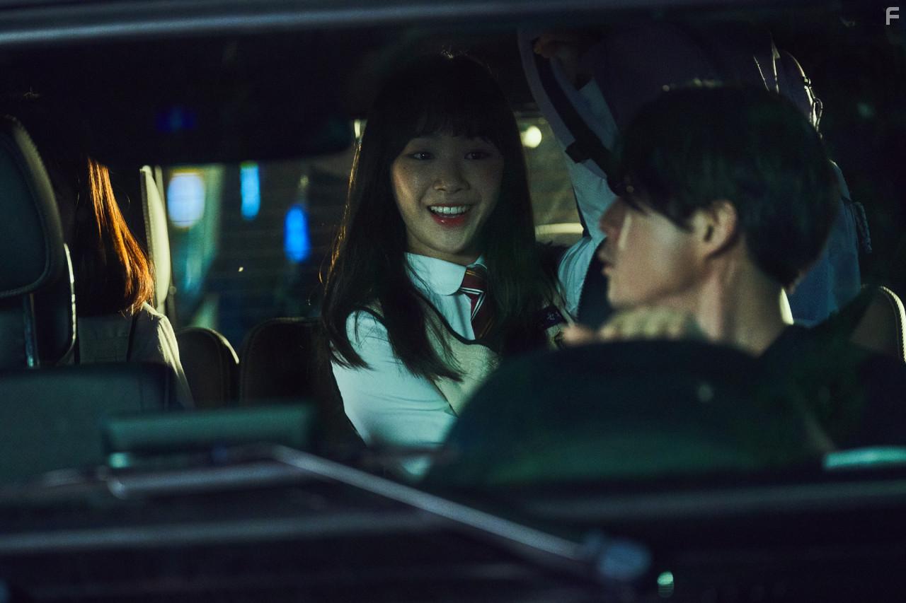 Jang Hyuk and Seo-young Lee in Jugeodo Doeneun Ai (2022)